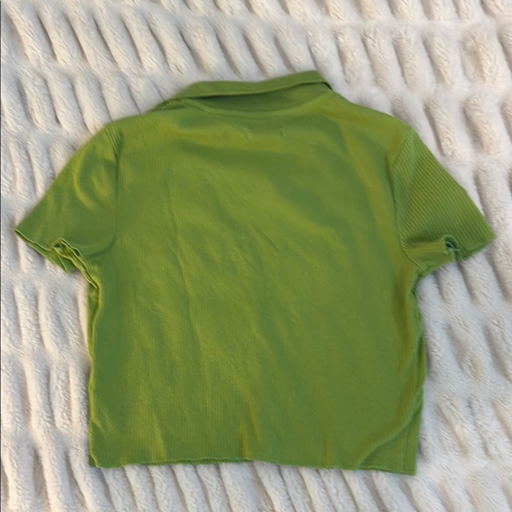 Green Ribbed Button-Up Shirt - Picture 2 of 2